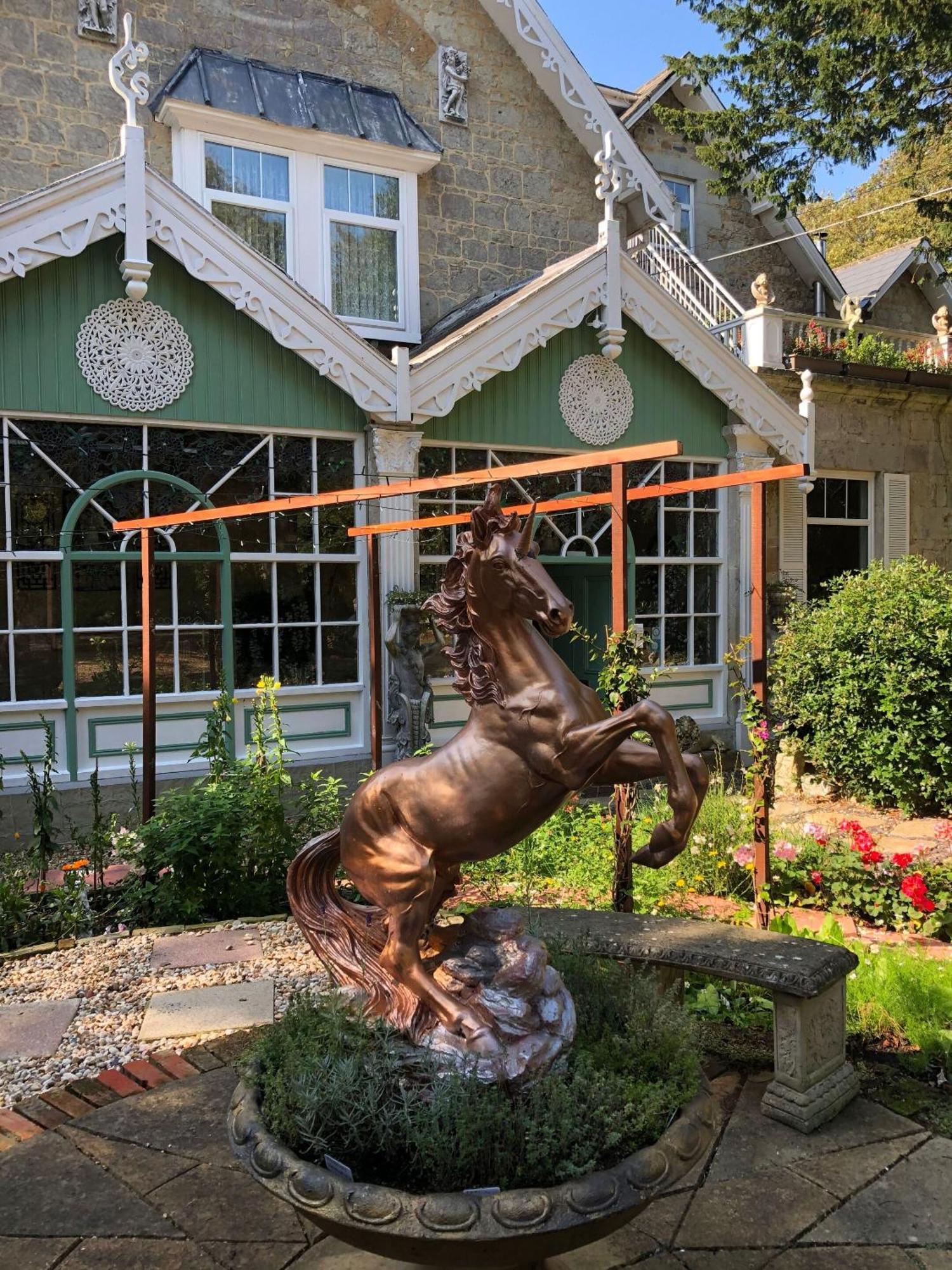 Enchanted Manor Niton Exterior photo